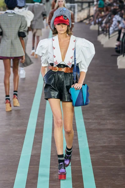 Look 5